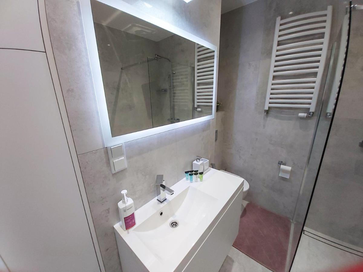 Apartament Bella Rosa Z Podziemnym Parkingiem Кельце Экстерьер фото